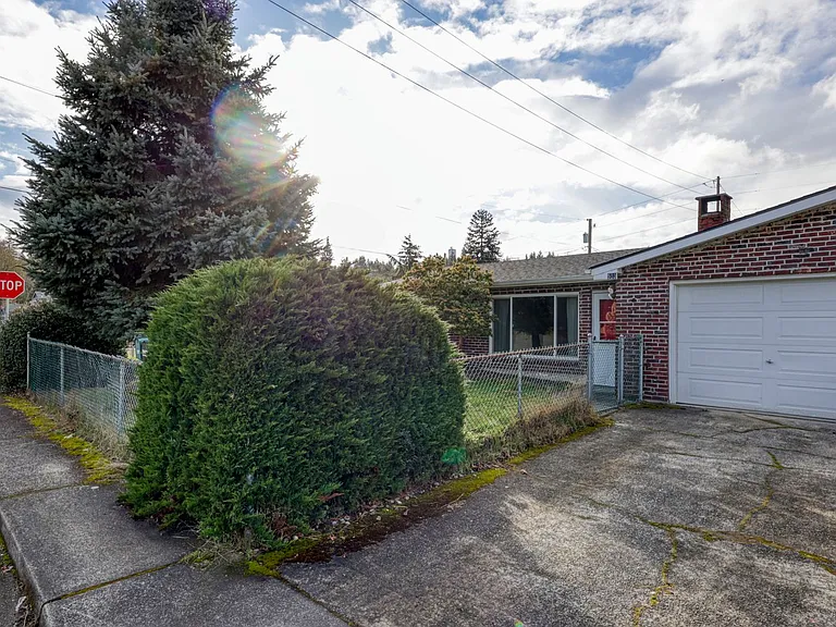 503 N 5th Ave SW — Photo 2