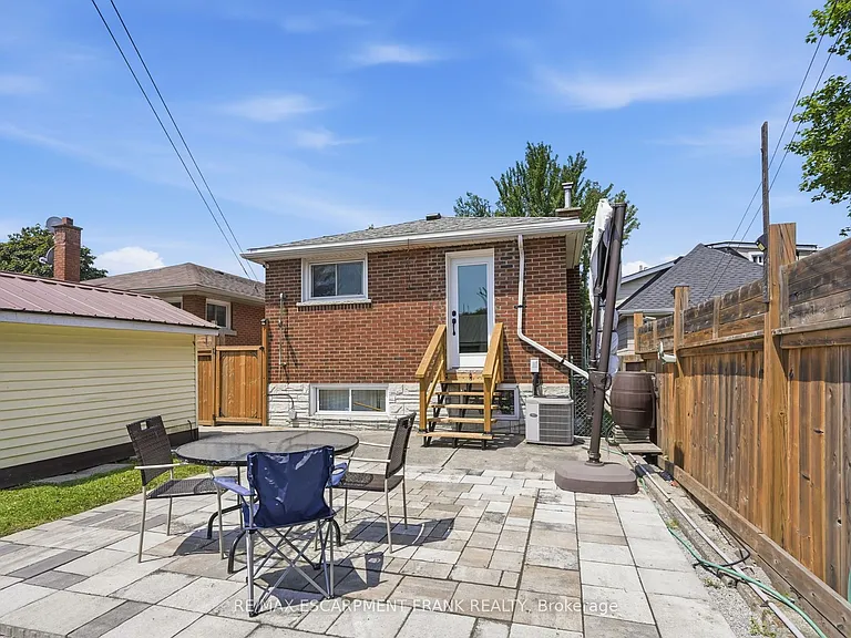 95 E 18th St #1 — Photo 37