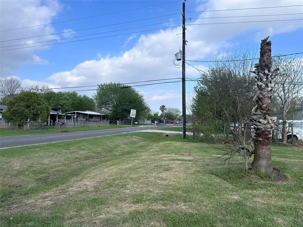 2118 Land Breeze St, Baytown, TX 77523