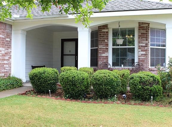 3rd image of 520 Robinwood Dr