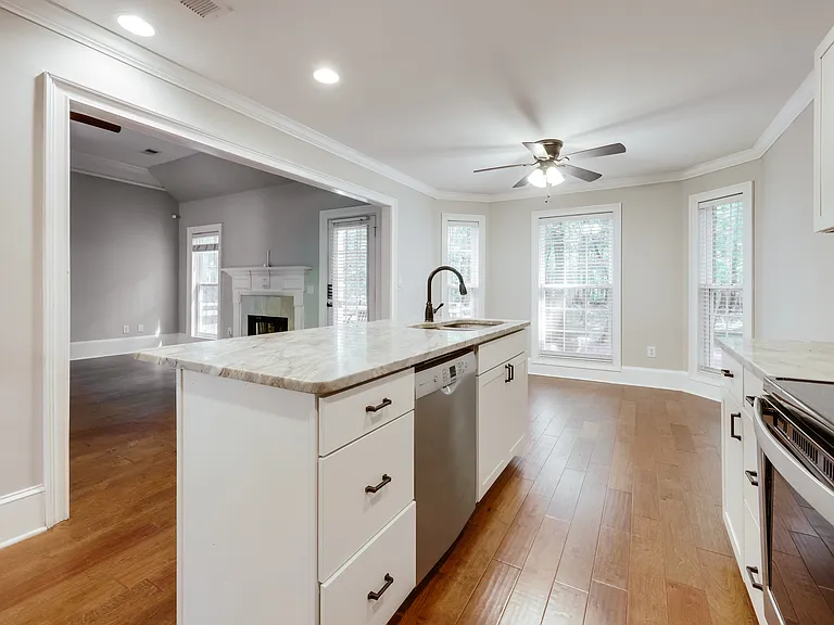 183 Oak Meadows Dr — Photo 4