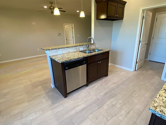5th image of 1404 Ginger Ave