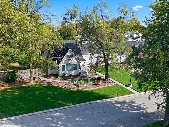 3rd image of 22205 Maple Ln