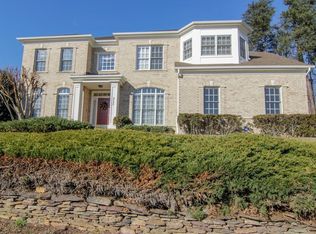4752 Sun Orchard Dr, Chantilly, VA 20151