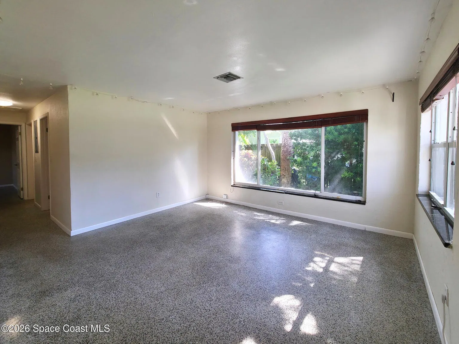 3 bed, 2.0 bath, 936 sqft, $2,800 — Photo 3