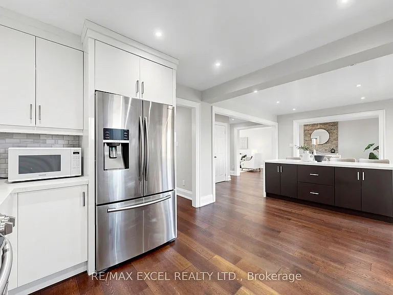 43 Piccadilly Rd — Photo 14