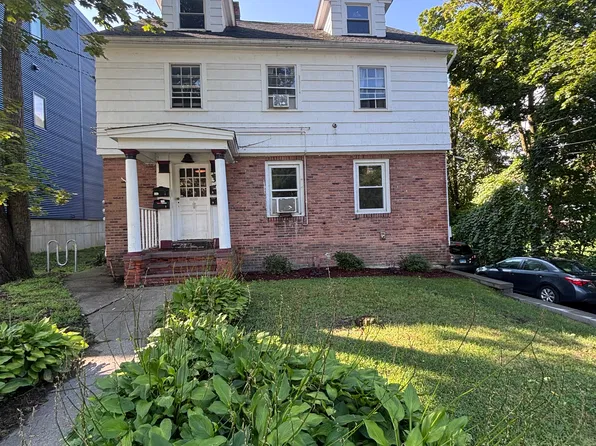 35 Adams St #4, Burlington, VT 05401
