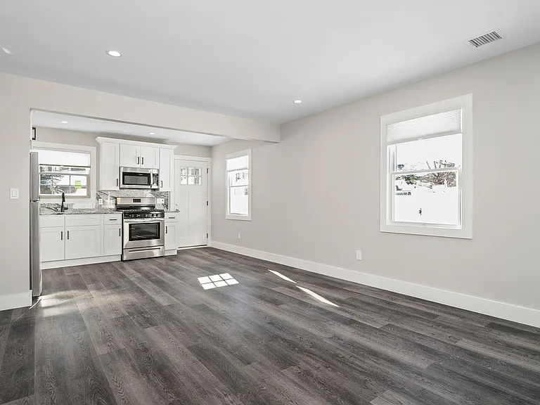 25 Lorraine Ct #1 — Photo 6
