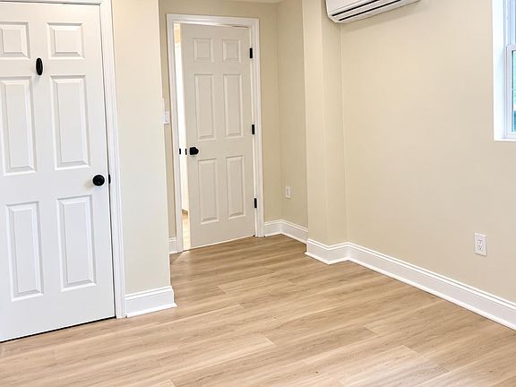 4th image of 2900 Hale St Unit 1