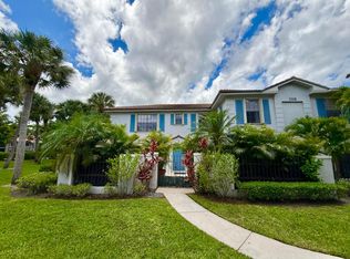 359 Prestwick Cir APT 2, Palm Beach Gardens, FL 33418