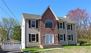 1st image of 7 Hillside Close