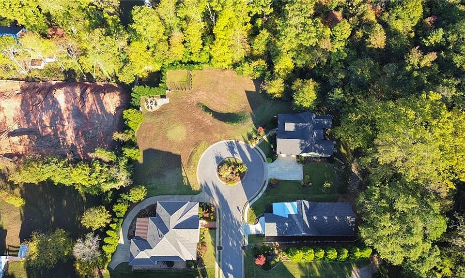1st image of 148 Village Dr
