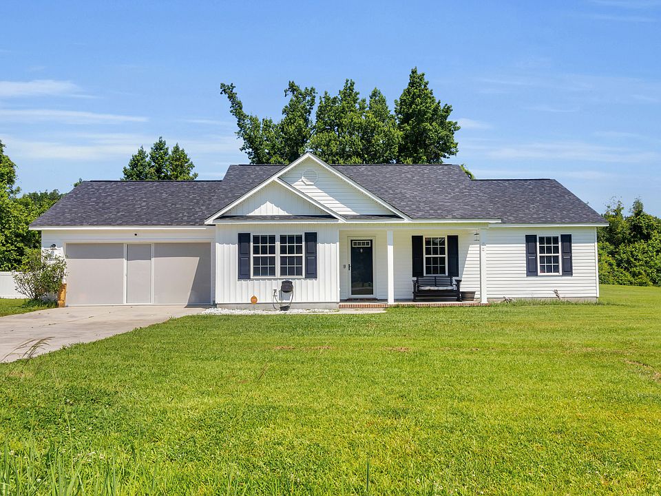 1st image of 117 Woodbury Farm Dr