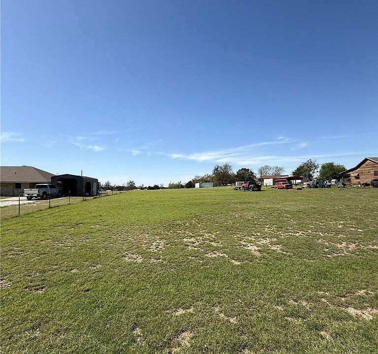 1st image of 202 Wood Holw