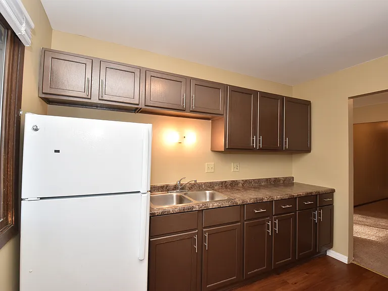 7032 W Fond Du Lac Ave #106 — Photo 2