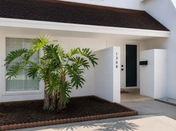 1368 Seaview Dr, Pompano Beach, FL 33068