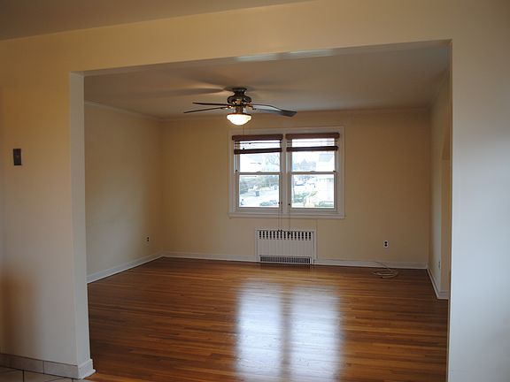 4th image of 634 Cedar St