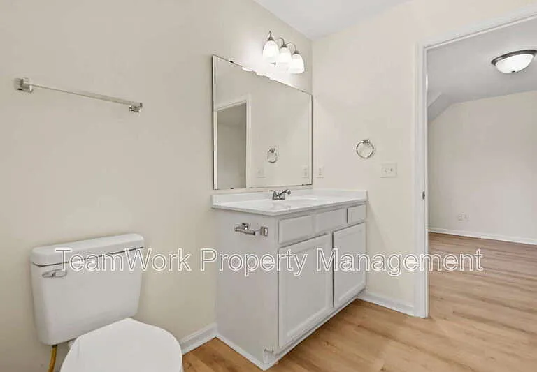 131 Boone St — Photo 15