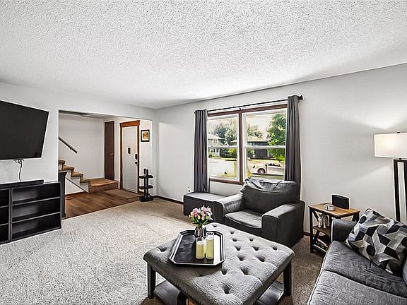 3rd image of 3620 E 40th St