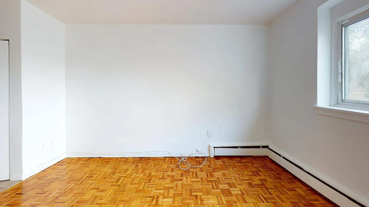2448 Carling Avenue — Photo 3