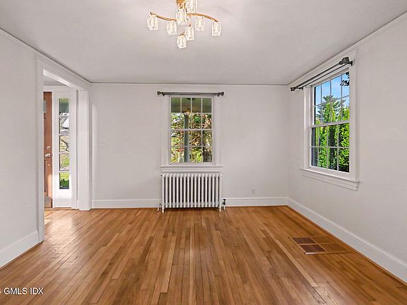 5th image of 1031 North St