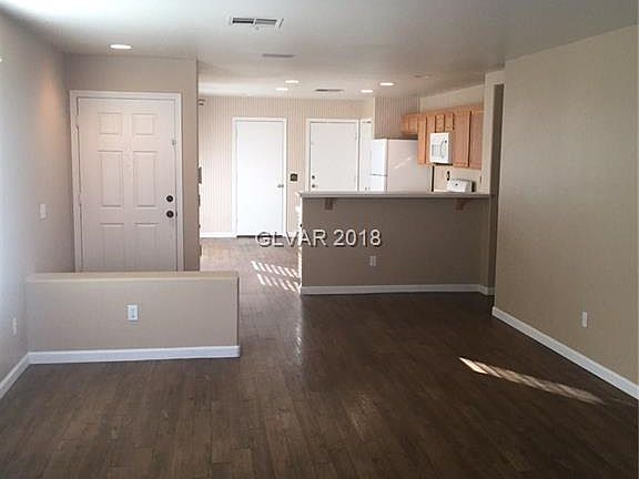 5th image of 3632 Shanagolden St