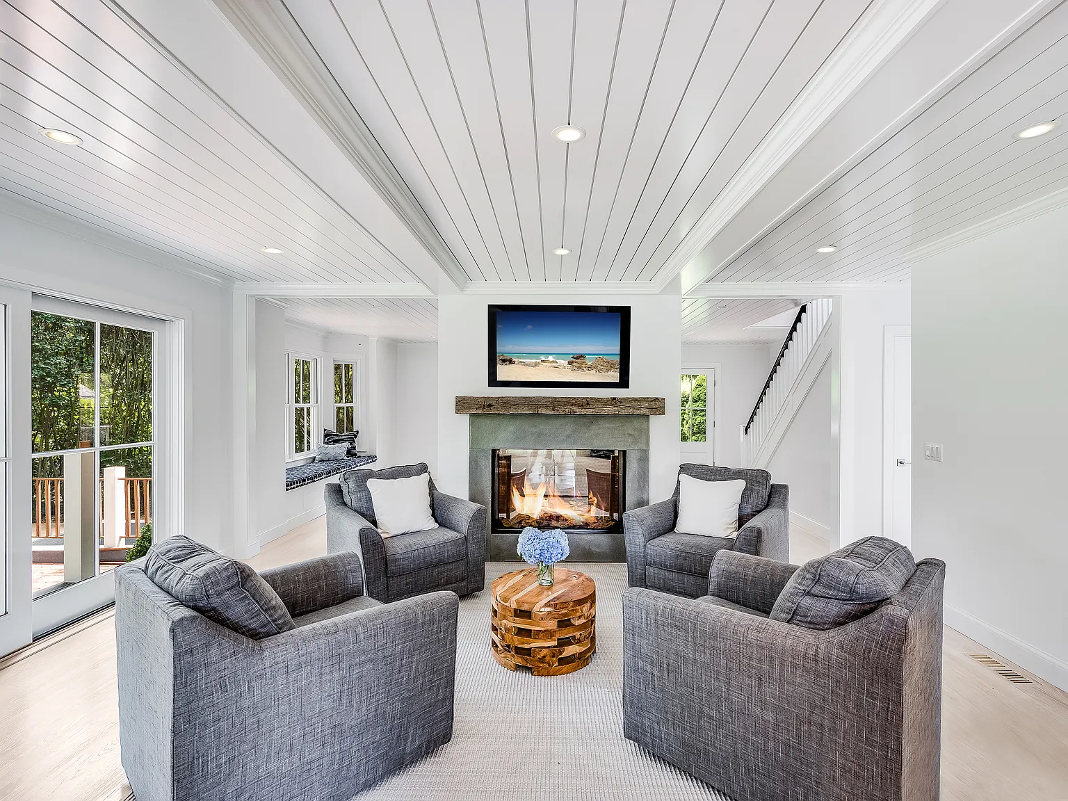East Hampton Village Chic — Photo 1