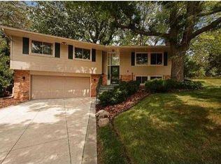 8545 Julianne Ter, Golden Valley, MN 55427