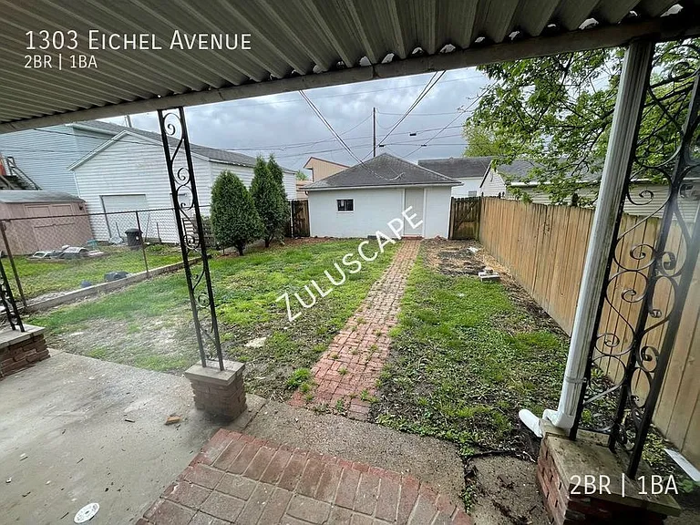 1303 E Eichel Ave — Photo 5