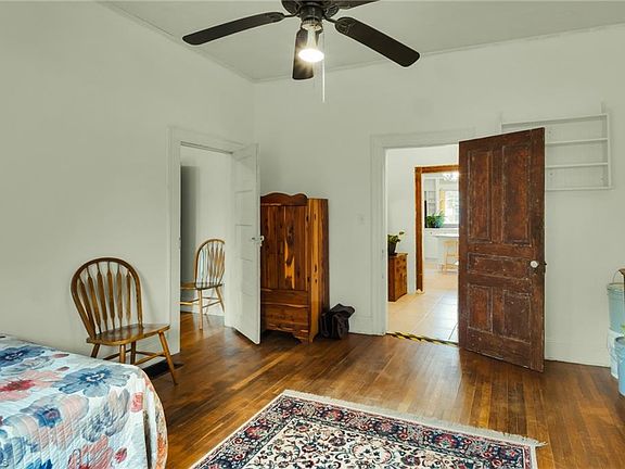 24th image of 2103 N Thomas Ave