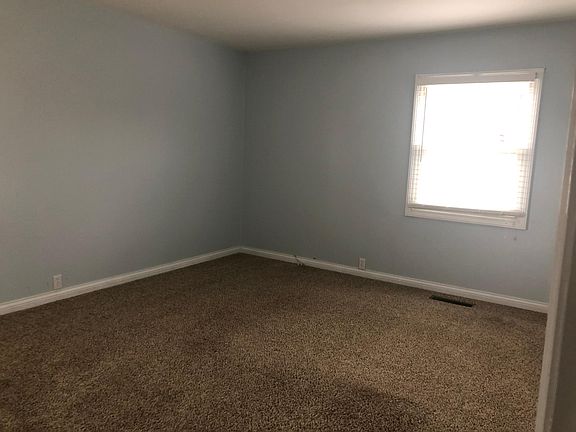 3rd image of 1017 Harney Dr