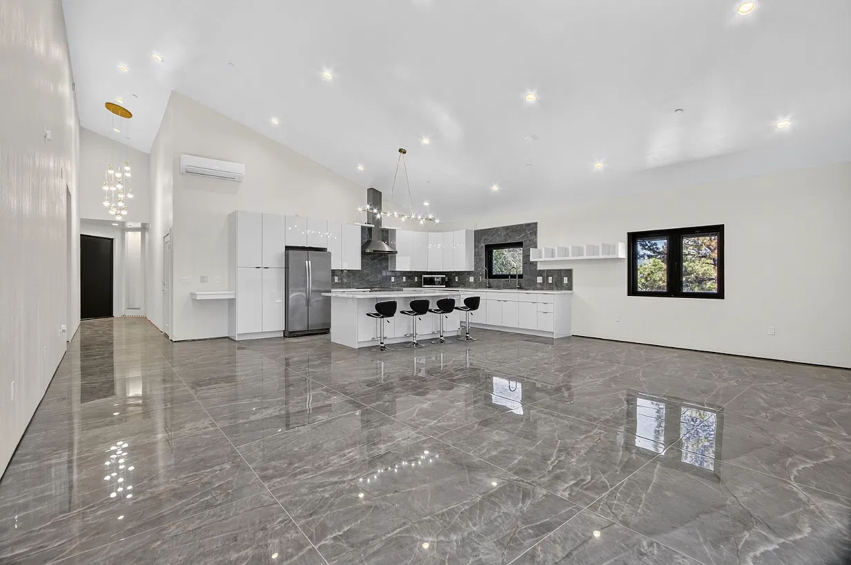 16520 Huron Drive - 1 — Photo 3