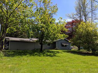 2750 Hillside Dr, Cottage Grove, OR 97424
