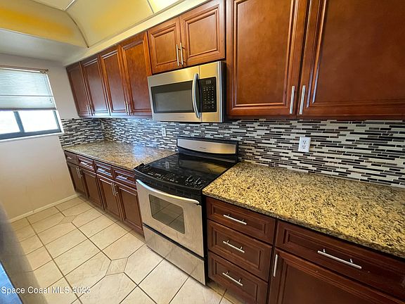 3rd image of 2465 S Washington Ave APT 304