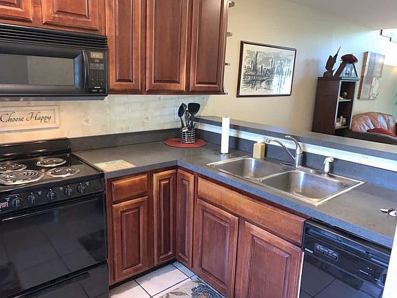 2nd image of 5924 Meadow Dr