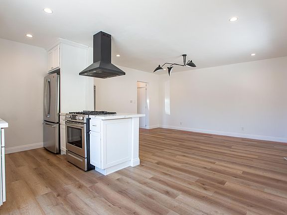 3rd image of 11807 Courtleigh Dr APT 1