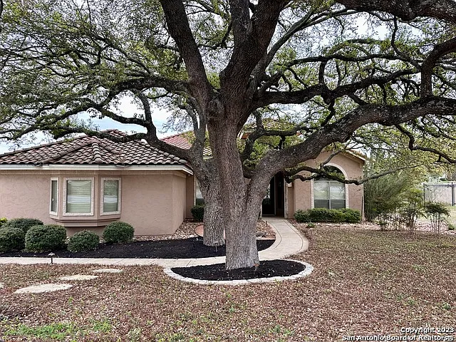 402 Cameron Cir — Photo 6