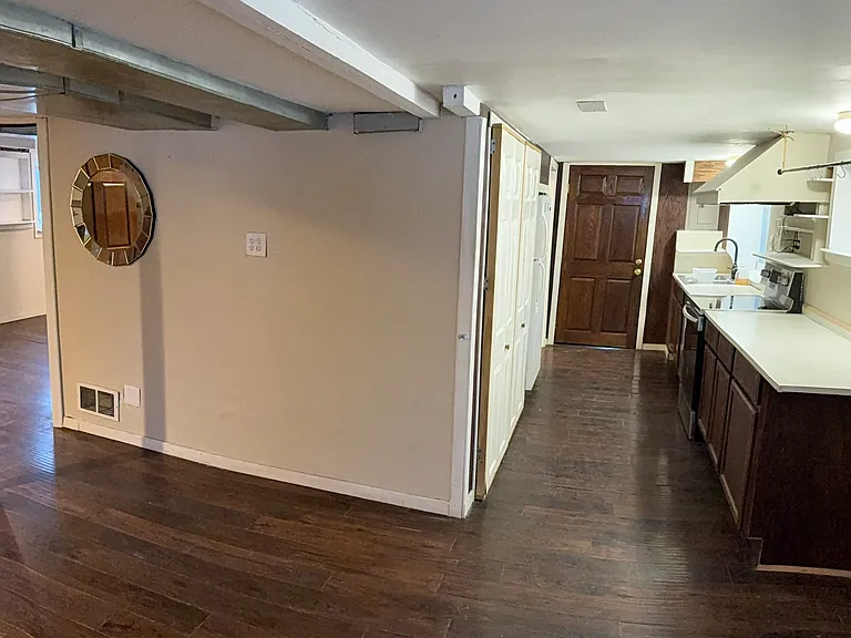 819 Wyandotte Ave — Photo 14