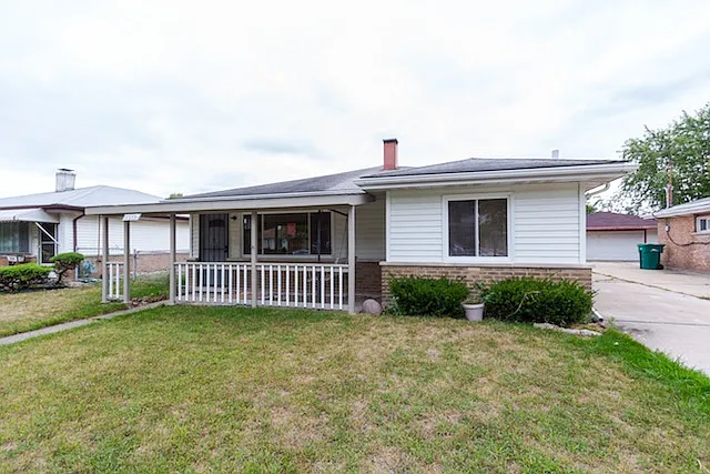 1379 Balmoral Ave photo 1