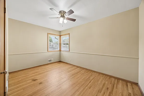 4414 Washington St NE — Photo 10