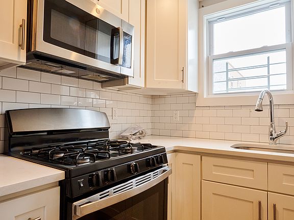 4th image of 176 Beach 26th St #1