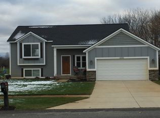 4290 Railside Dr, Dorr, MI 49323