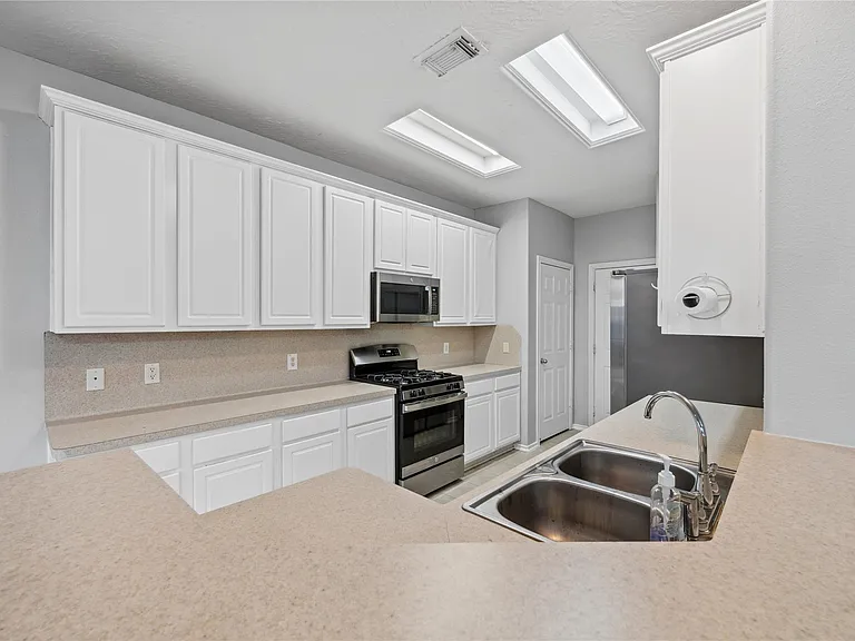 8912 Elm Drake Ln — Photo 10
