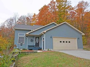 10641 Derby Ln, Beulah, MI 49617