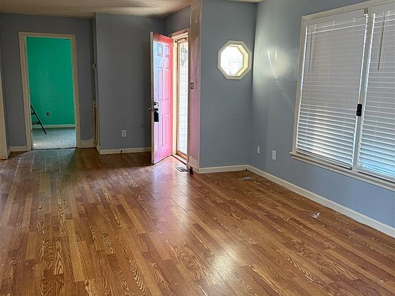 3rd image of 500 Willow Ln