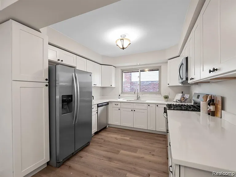 4288 Lin Dr — Photo 6