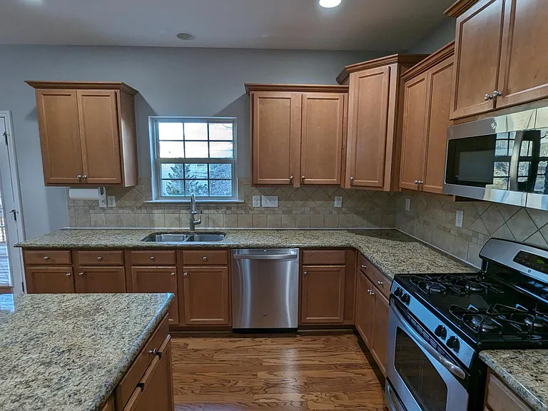 525 Willow Thicket Ct — Photo 13
