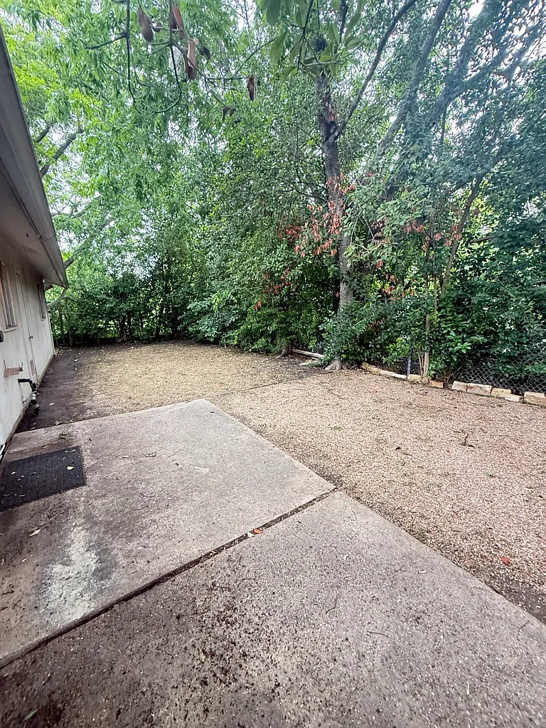 2 bed, 852 sqft, $1,800 — Photo 4
