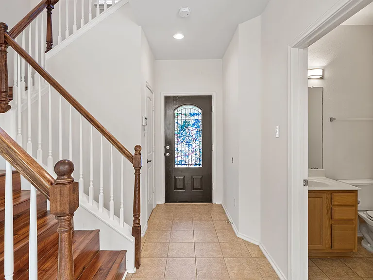 2101 Golden Arrow Ave — Photo 5