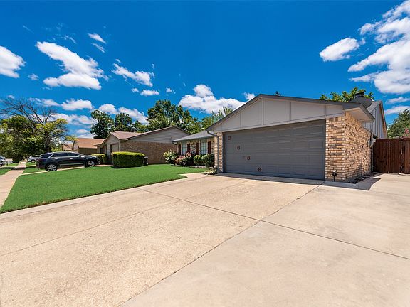 3rd image of 2668 Castanada Cir